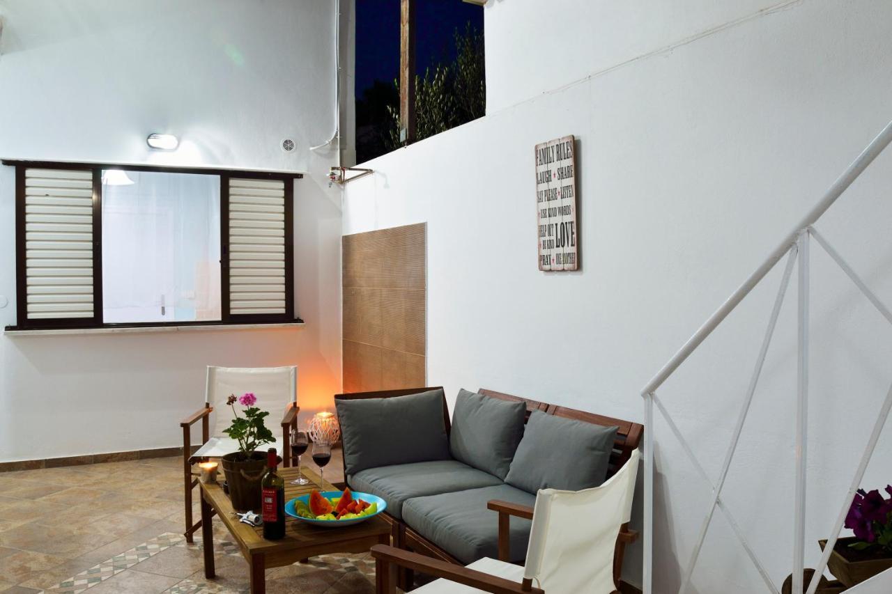 كاتو ذاراتسو Katerina Apartments المظهر الخارجي الصورة